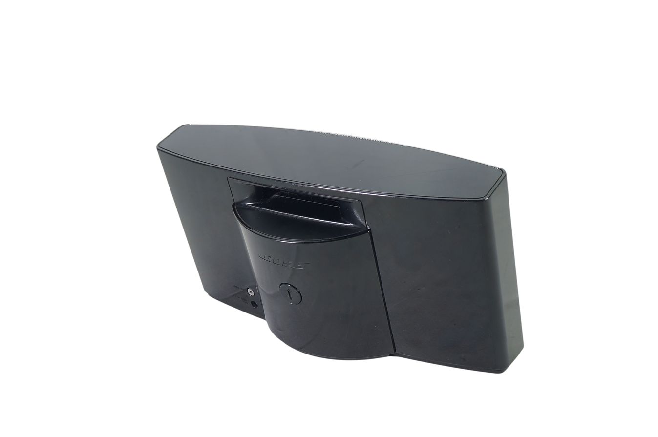 Bose_SoundDock_Portable_Digital_Music_System_02_result