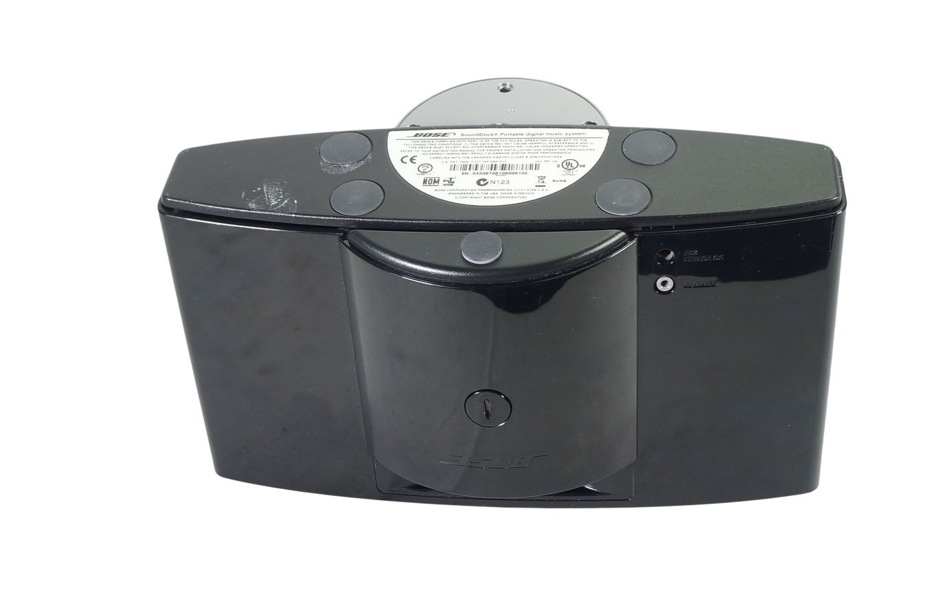 Bose_SoundDock_Portable_Digital_Music_System_09_result