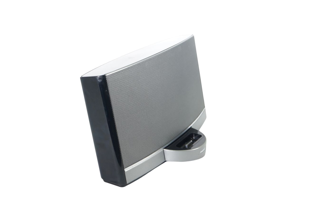 Bose_SoundDock_Portable_Digital_Music_System_11_result