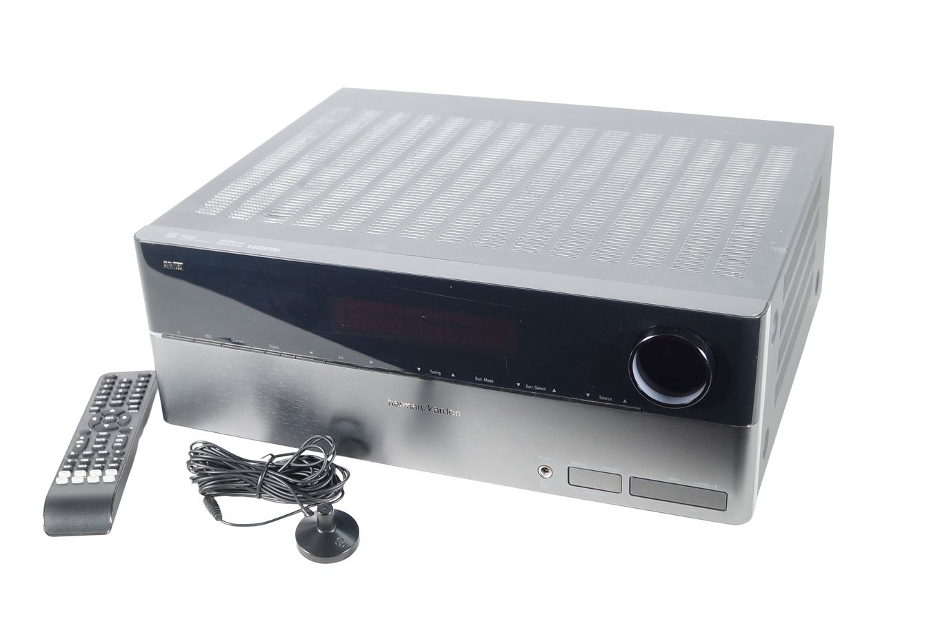 Harman_Kardon_AVR_160_160-230_7.1_AV_Receiver_mit_Mikrofon_02_result