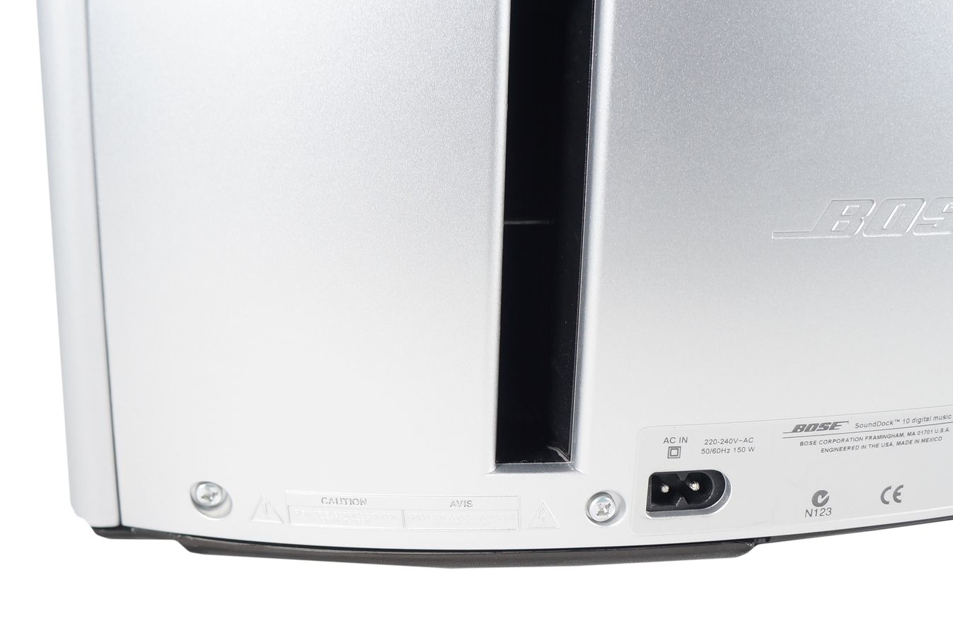 Bose_SoundDock_10_Digital_Music_System_05_result