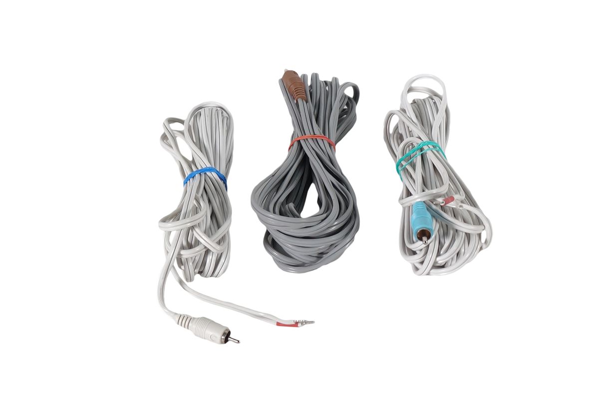 3x_Bose_Acoustimass_Lautsprecherkabeln_mit_Stekern_03_result