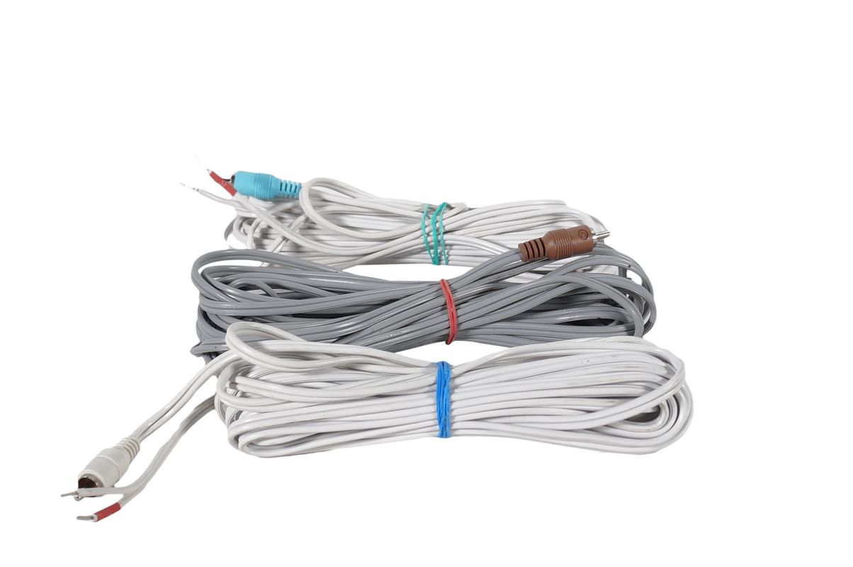 3x_Bose_Acoustimass_Lautsprecherkabeln_mit_Stekern_result
