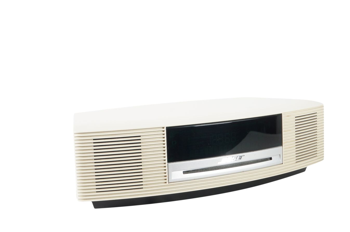 Bose_Wave_Music_System_AWRCC4_Weiss_03_result