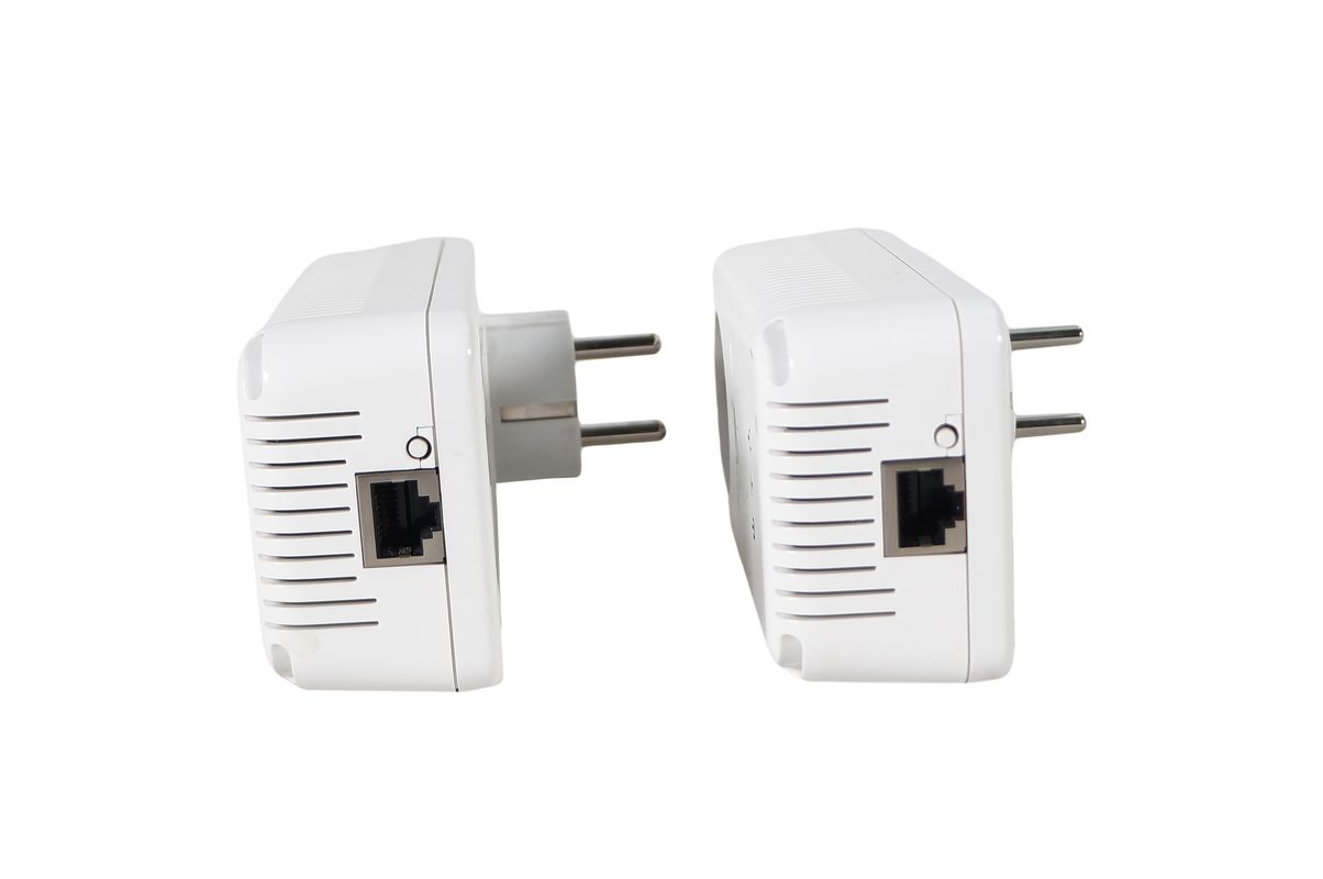 2x_Devolo_dLAN_200_AV_Plus_Starter_Kit_Sonderedition_03_result