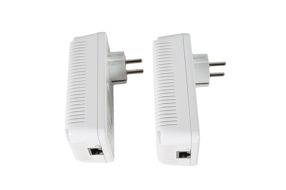 2x_Devolo_dLAN_200_AV_Plus_Starter_Kit_Sonderedition_04_result