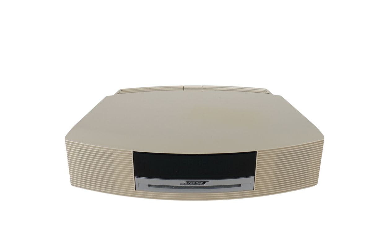 Bose_Wave_Music_System_AWRCC4_Weiss_03_result