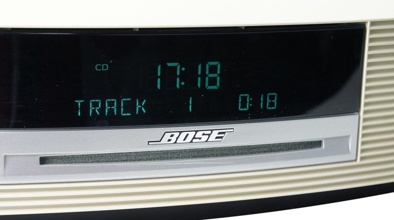 Bose_Wave_Music_System_AWRCC4_Weiss_result