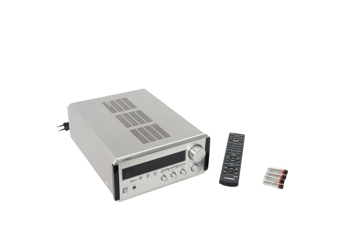 Yamaha_RX-E100_Natural_Sound_Receiver_Silber_02_result