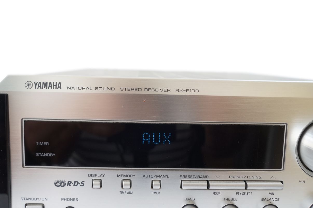 Yamaha_RX-E100_Natural_Sound_Receiver_Silber_result