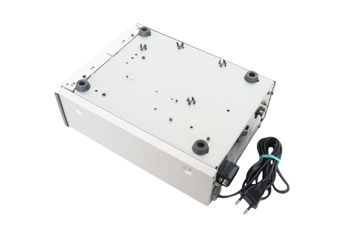 Yamaha_CDX-E100_Natural_Sound_Compact_Disc_Player_Silber_09_result