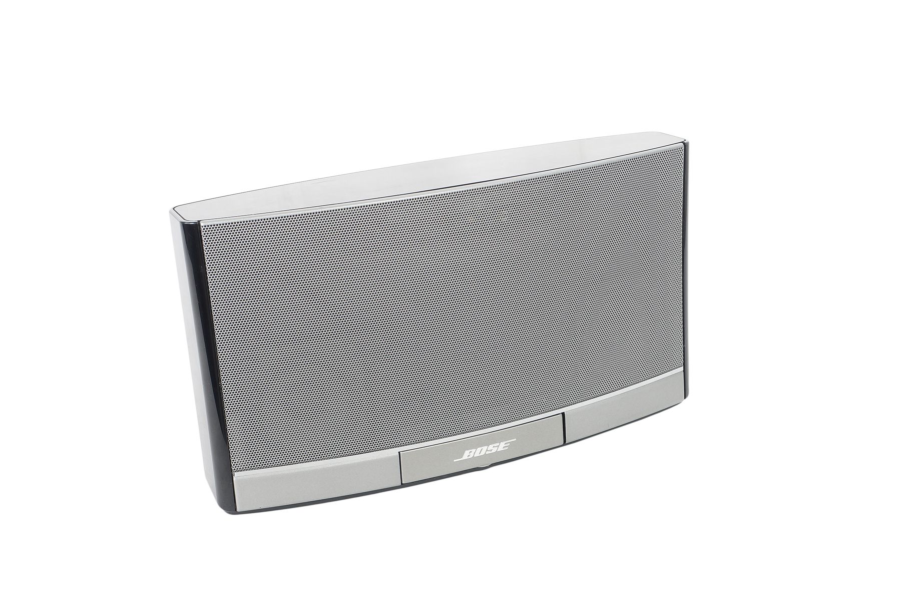 Bose_SoundDock_Portable_Digital_Music_System_03_result