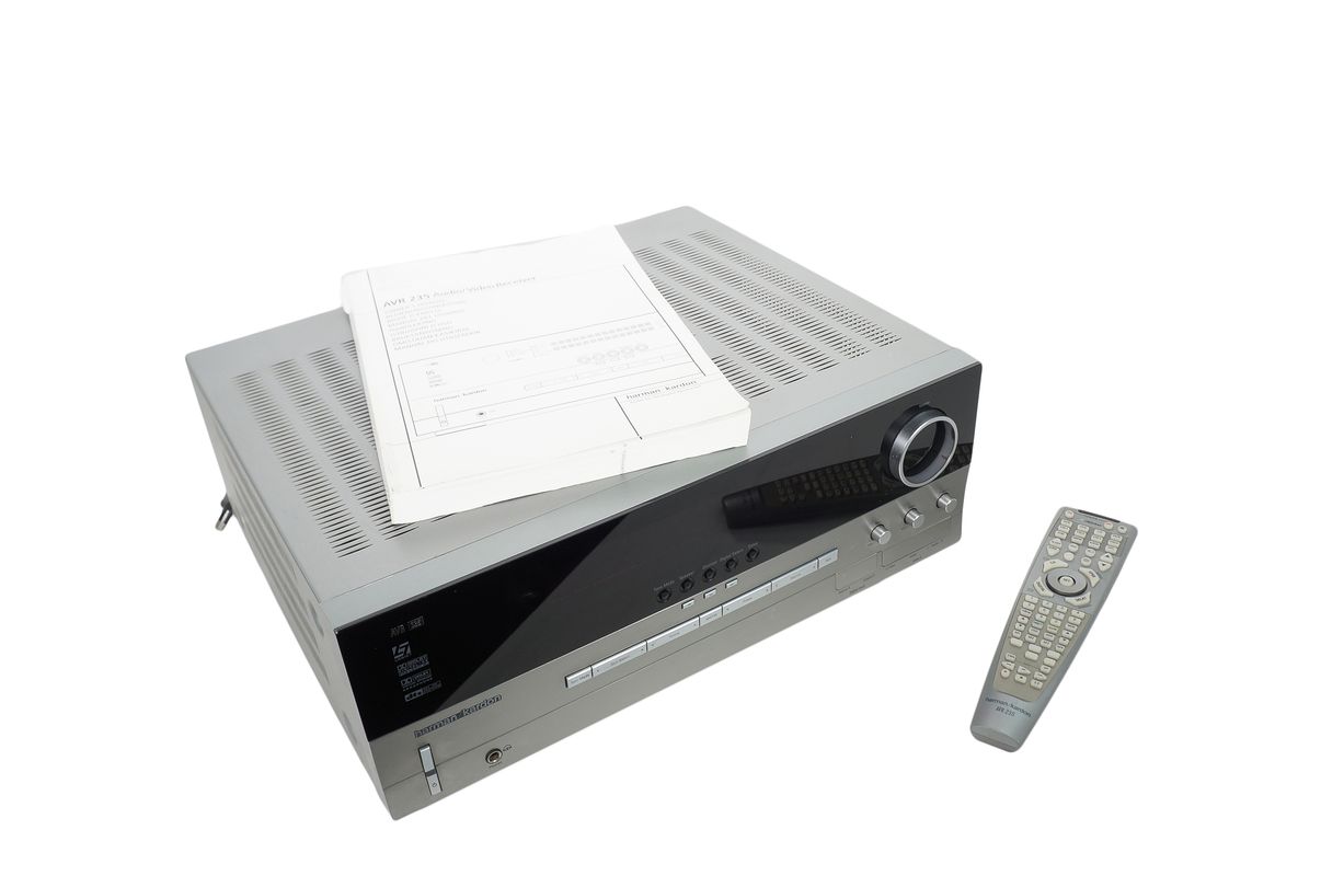 Harman_Kardon_AVR_235_Dolby_Digital_DTS_7.1_AV-Receiver_03_result
