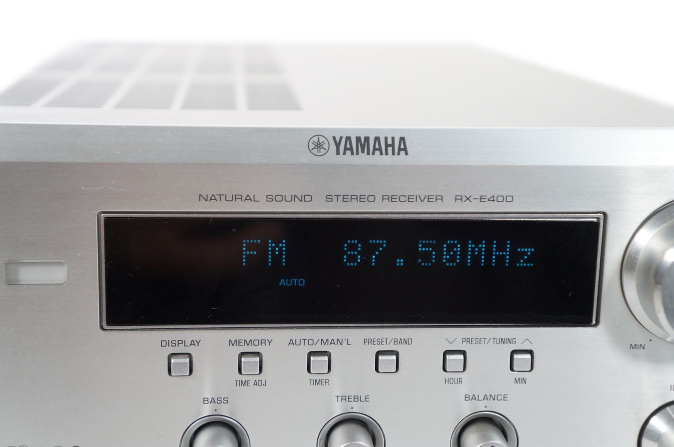 Yamaha_RX-E400_Stereo_2.1_Receiver_Silber_result