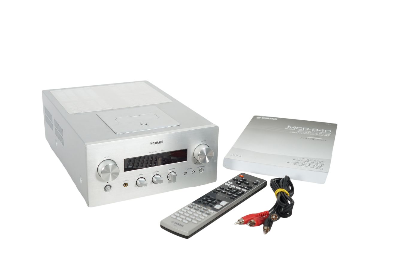 Yamaha_R-840_Stereo_2.1_Receiver_Silber_03_result