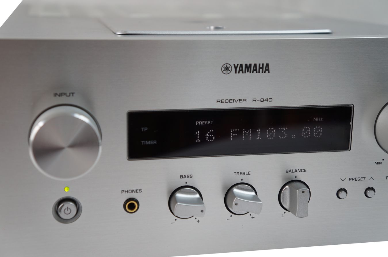 Yamaha_R-840_Stereo_2.1_Receiver_Silber_result