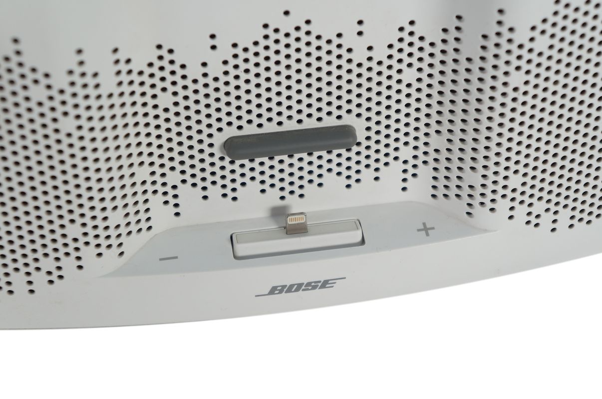 Bose_SoundDock_XT_Speaker_Weiss_04_result