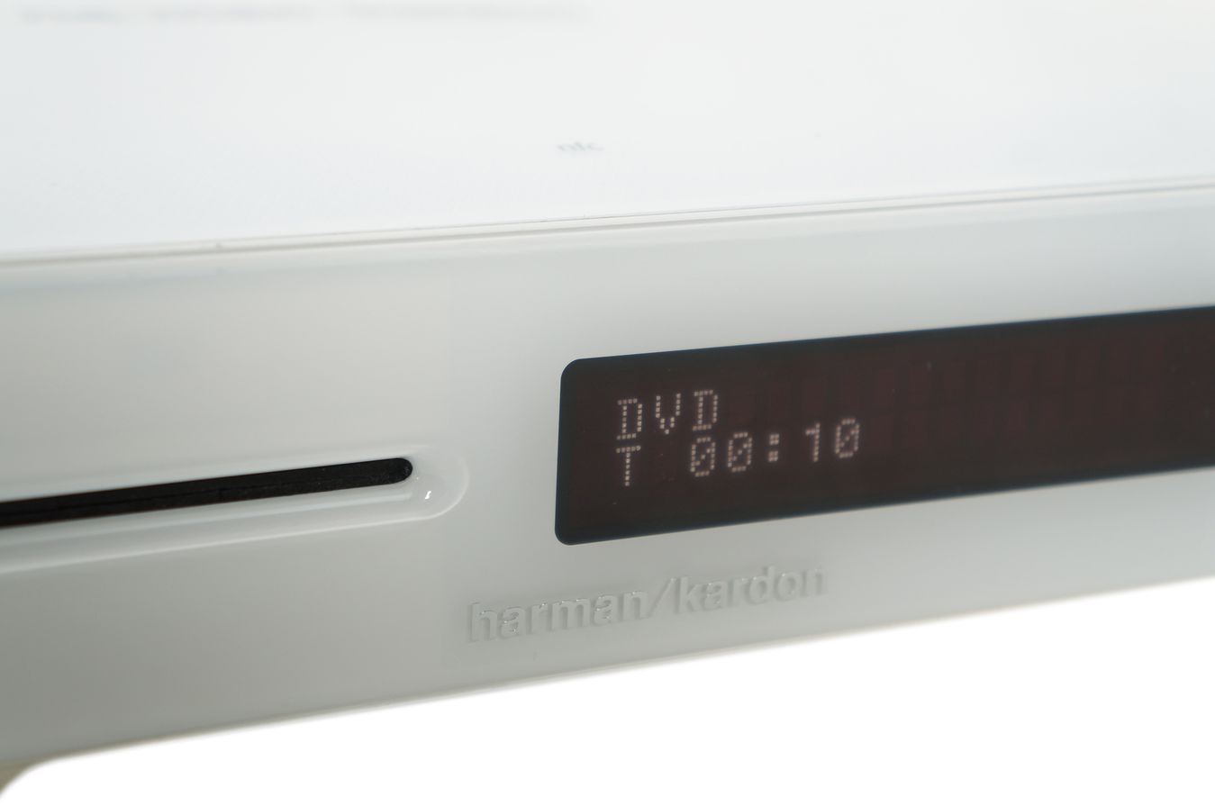 Harman_Kardon_BDS_280_Receiver_Blu-Ray_Airplay_4K_Spotify_Weiss_03_result
