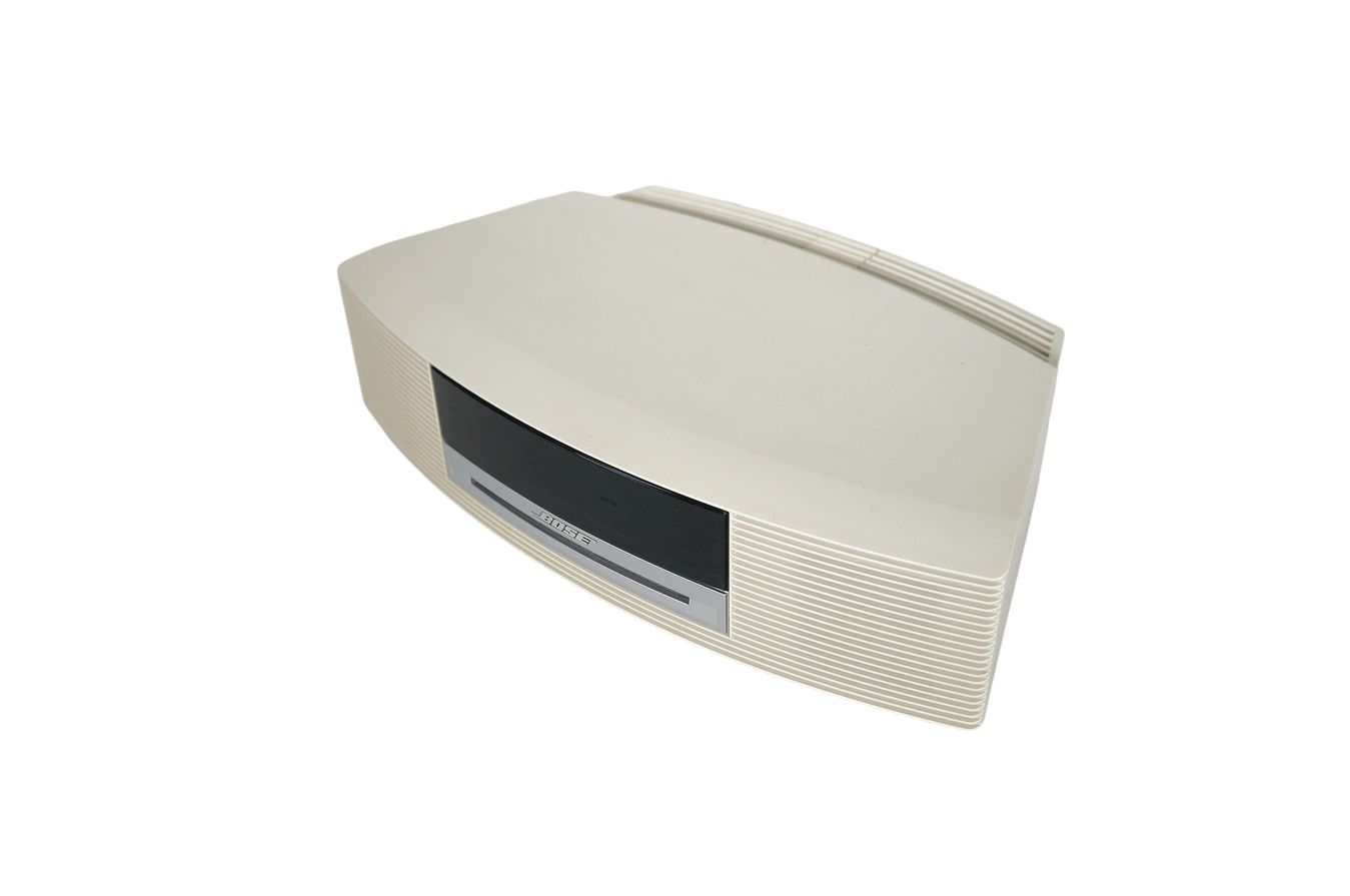 Bose_Wave_Music_System_AWRCC4_Weiss_07_result