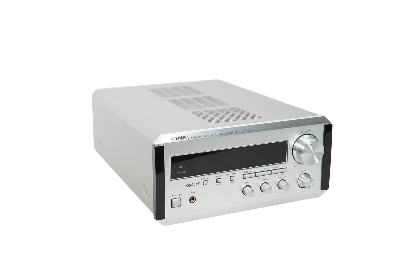 Yamaha_RX-E200_Stereo_Receiver_Silber_03_result