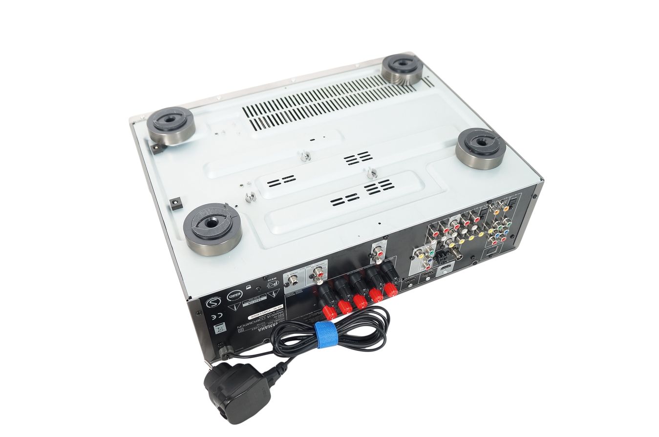 Yamaha_RX-V467_Natural_Sound_HDMI_5.1_AV-Receiver_Silber_09_result