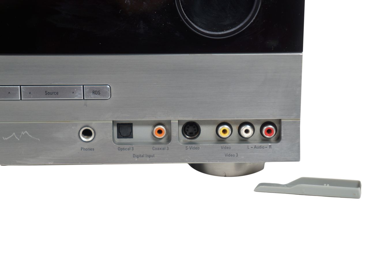 Harman_Kardon_AVR_137_5.1_AV_Receiver_Silber_05_result