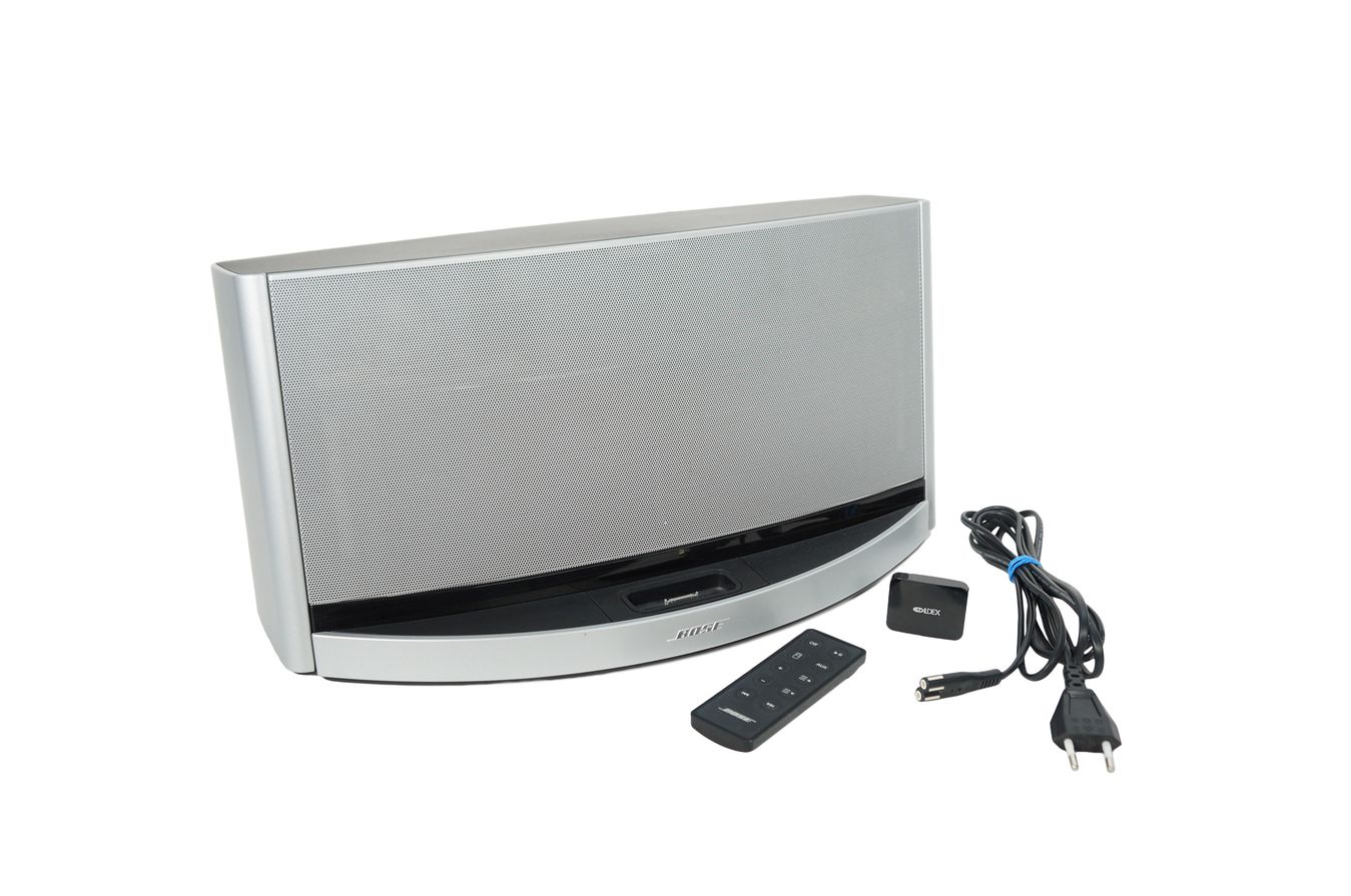 Bose_SoundDock_10_Digital_Music_System_03_result