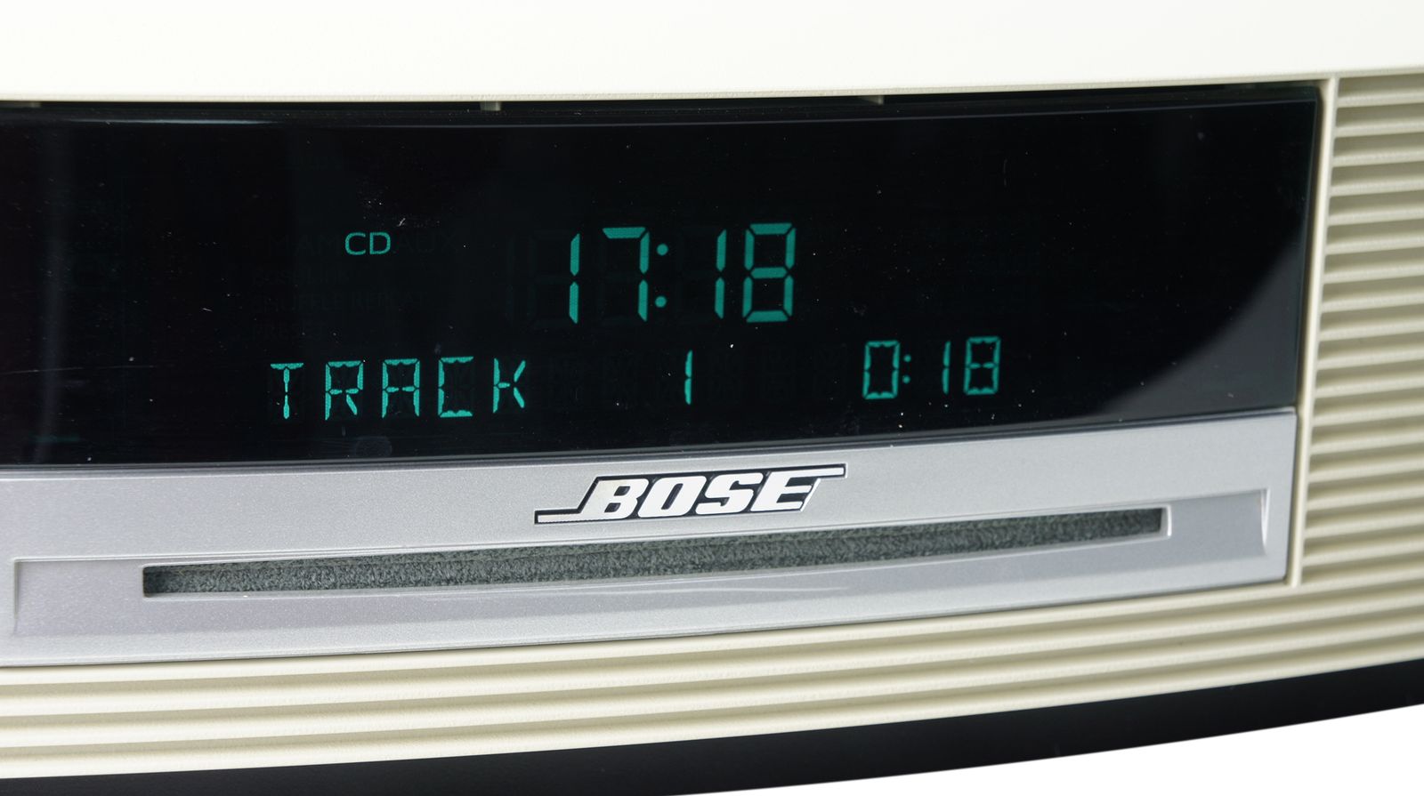 Bose_Wave_Music_System_Weiss_result