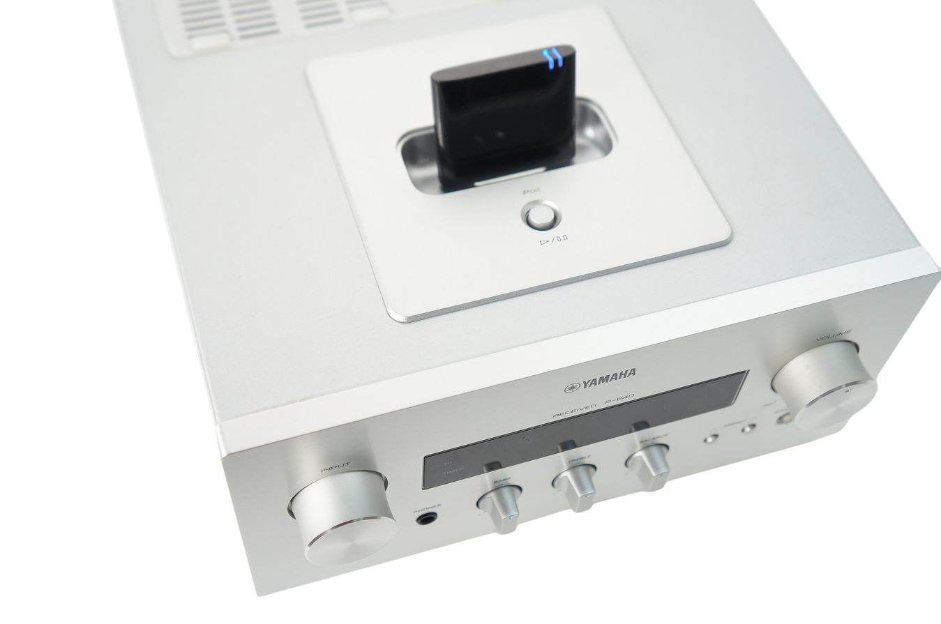 Yamaha_R-840_Stereo_2.1_Receiver_Silber_03_result