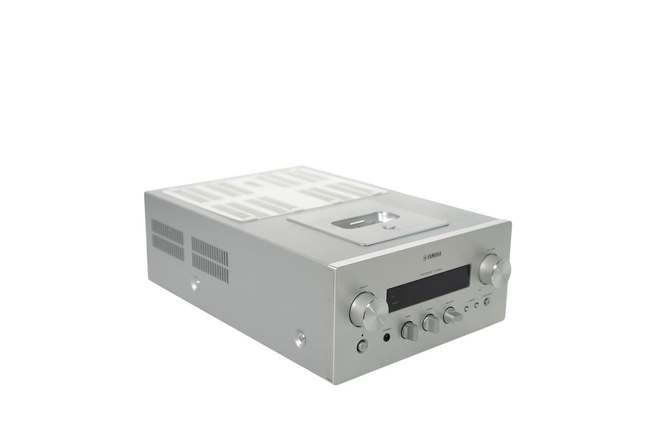 Yamaha_R-840_Stereo_2.1_Receiver_Silber_05_result