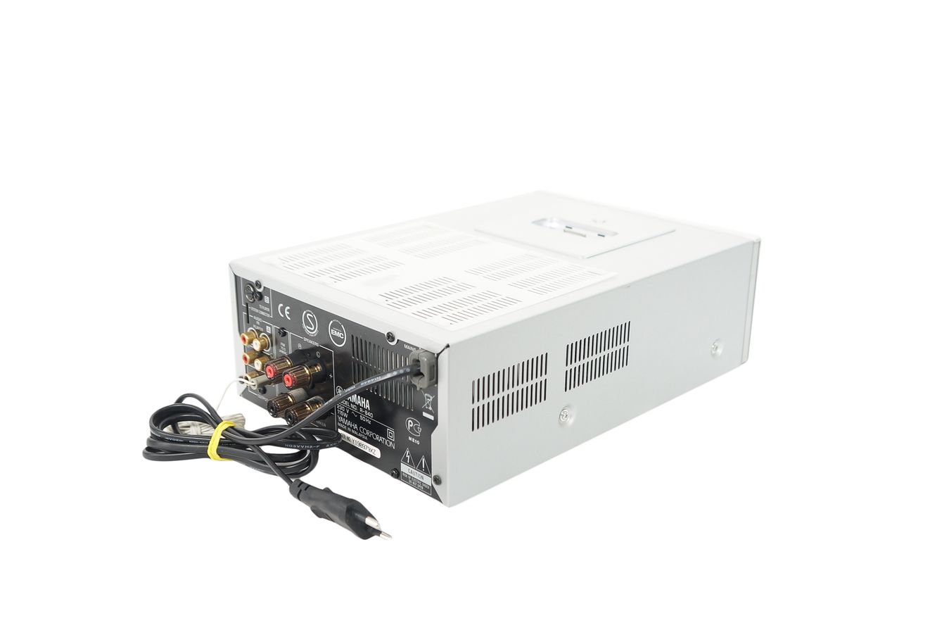 Yamaha_R-840_Stereo_2.1_Receiver_Silber_06_result
