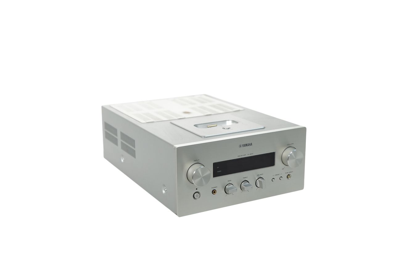 Yamaha_R-840_Stereo_2.1_Receiver_Silber_02_result