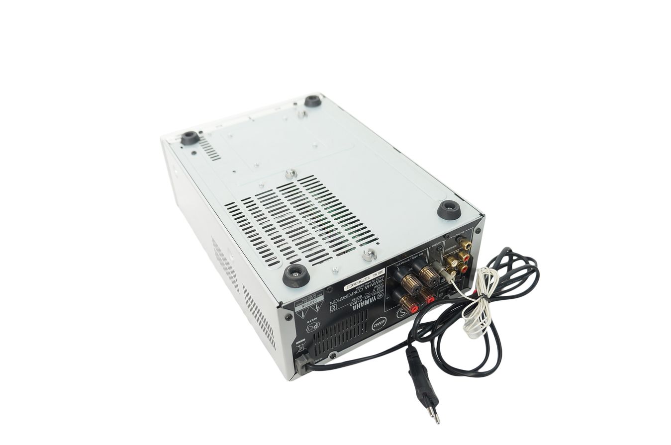 Yamaha_R-840_Stereo_2.1_Receiver_Silber_08_result