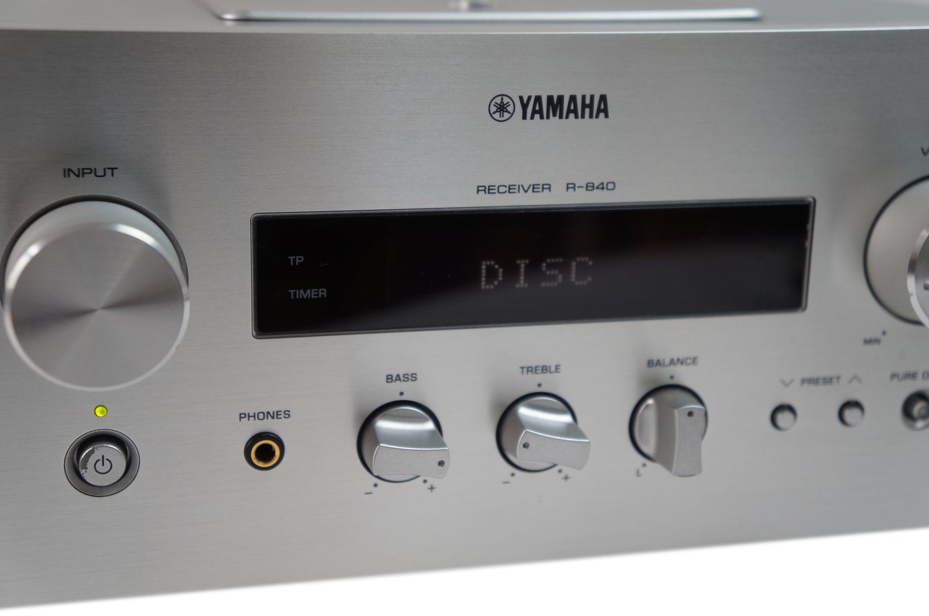 Yamaha_R-840_Stereo_2.1_Receiver_Silber_11_result