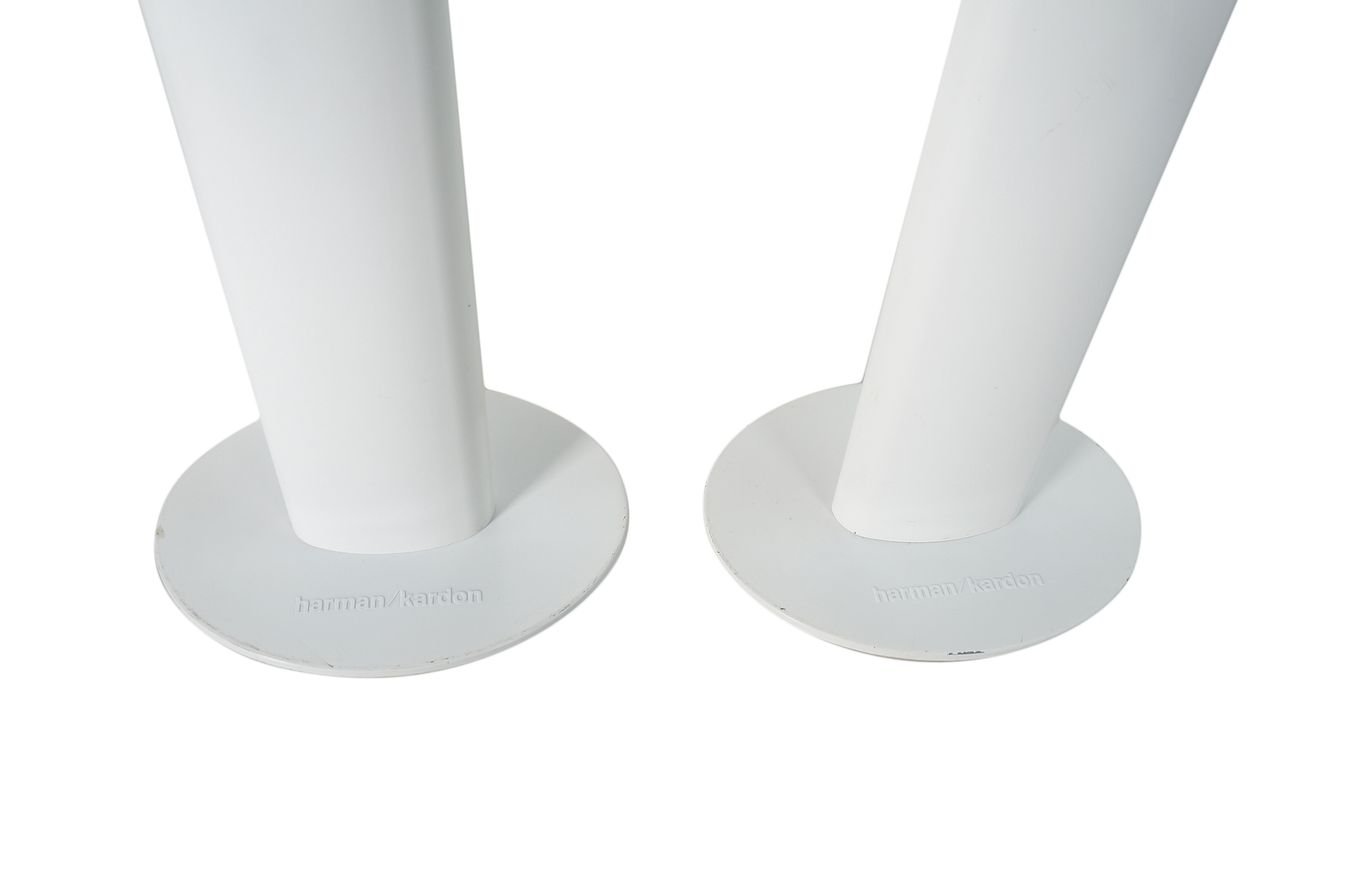 2x_Harman_Kardon_HTFS_2_Lautsprecherstander_Stative_Weiss_02_result