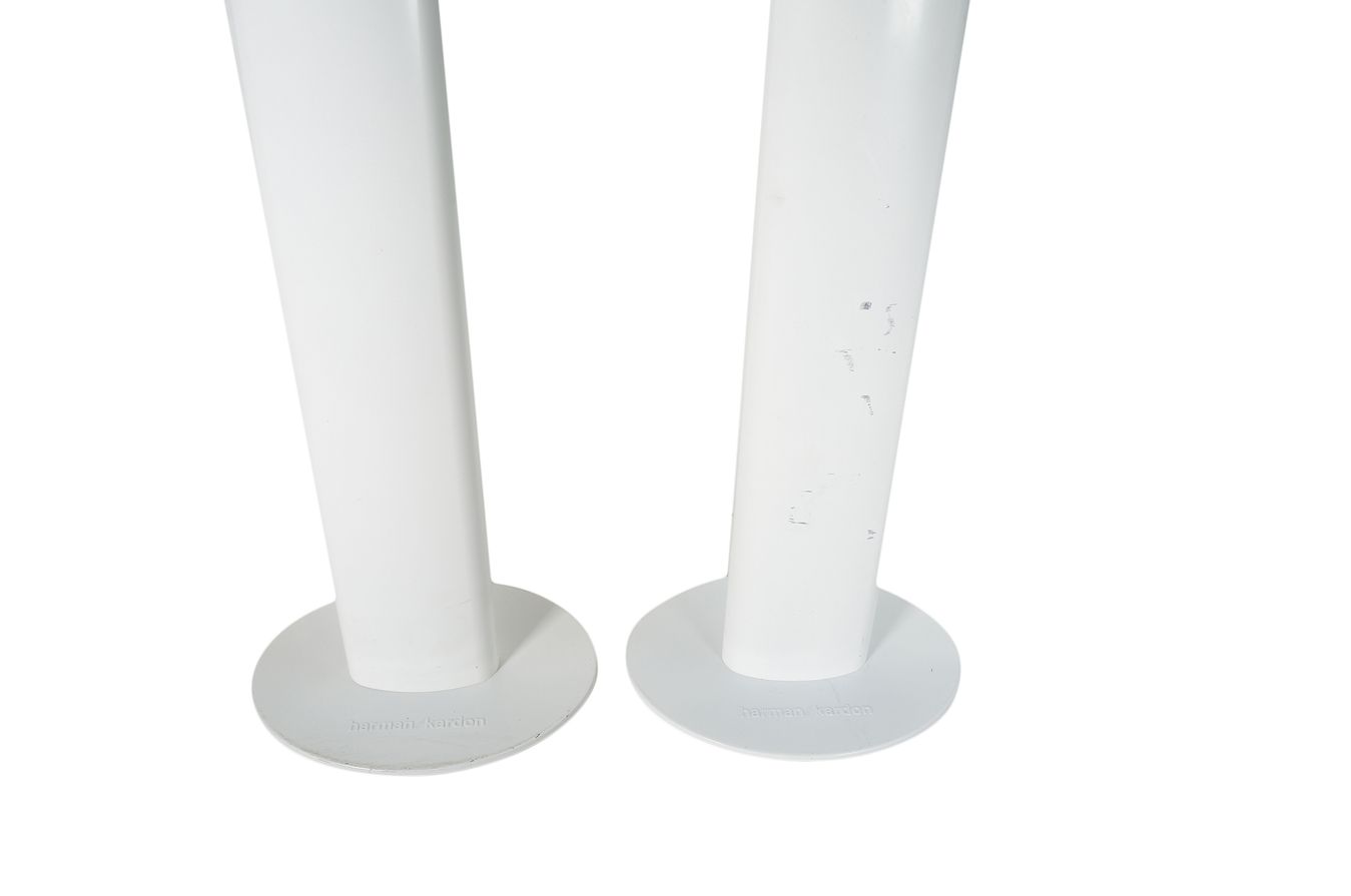 2x_Harman_Kardon_HTFS_2_Lautsprecherstander_Stative_Weiss_02_result