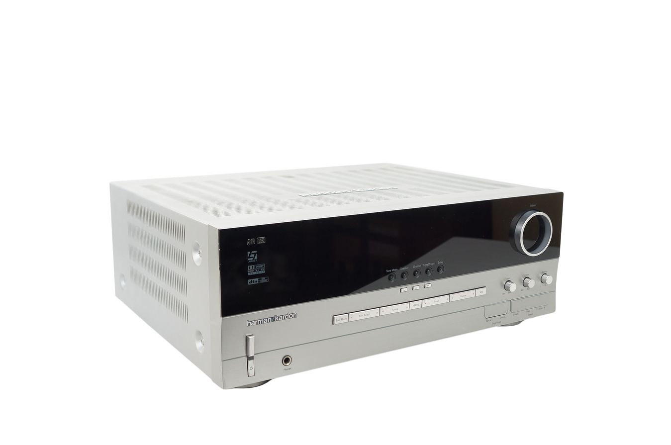 Harman_Kardon_AVR_135_Dolby_Digital_DTS_6.1_Receiver_Silber_02_result