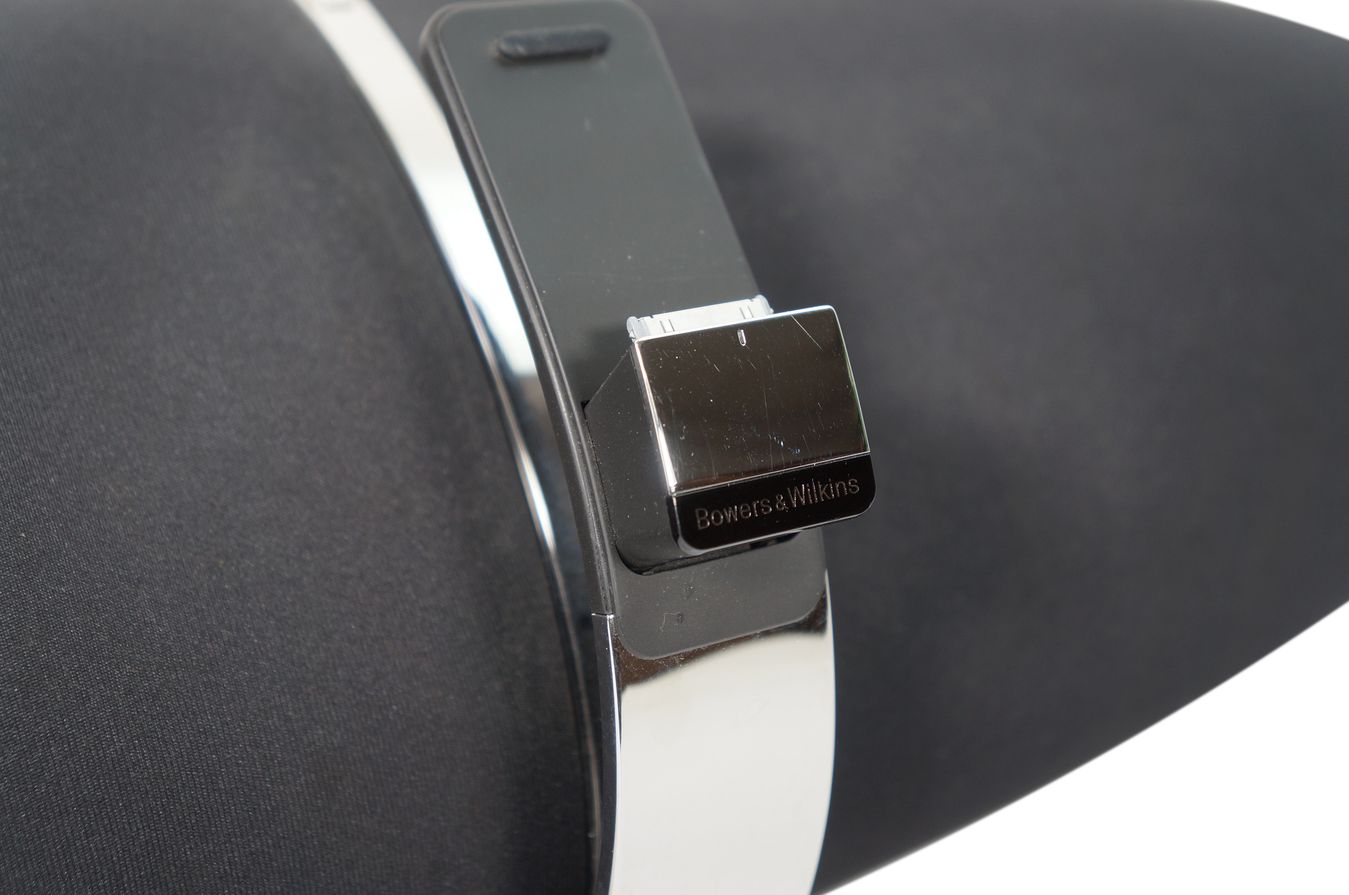 Bowers__Wilkins_Zeppelin_Air_04_result