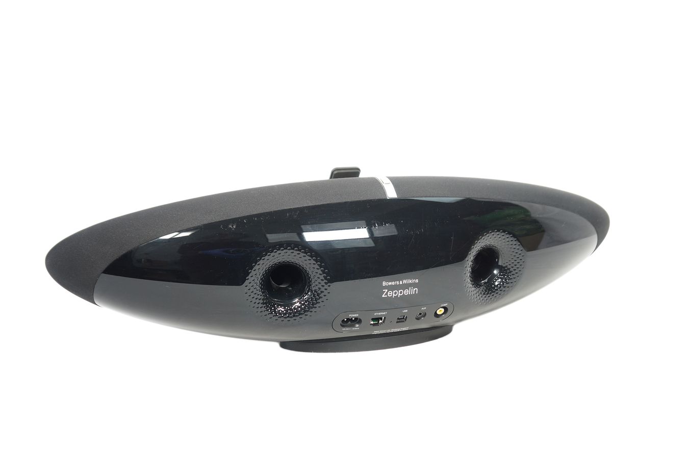 Bowers__Wilkins_Zeppelin_Air_05_result