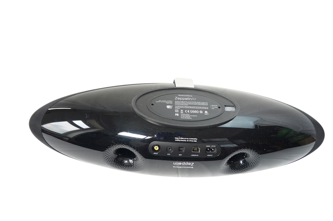 Bowers__Wilkins_Zeppelin_Air_09_result