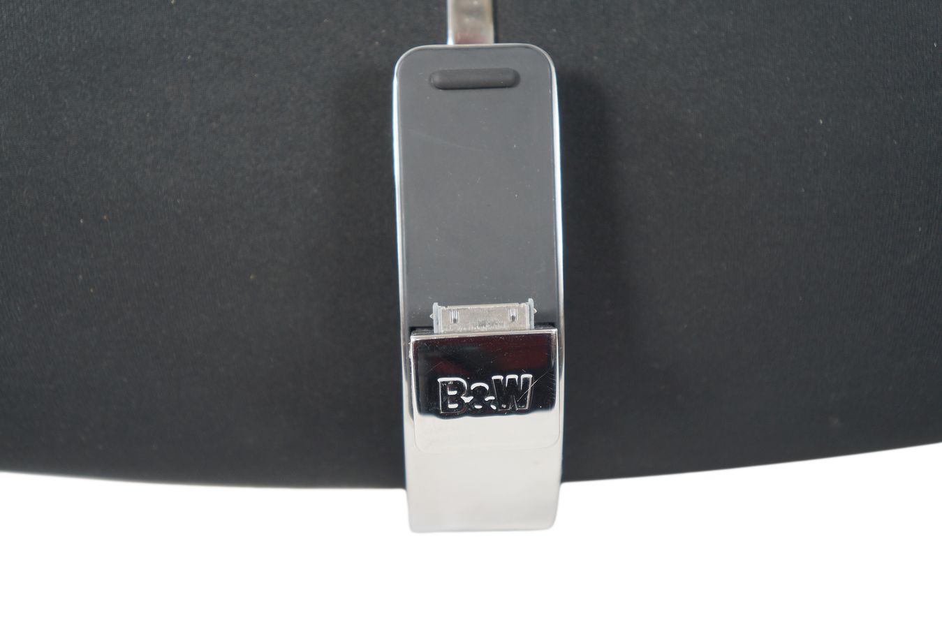 Bowers__Wilkins_Zeppelin_04_result