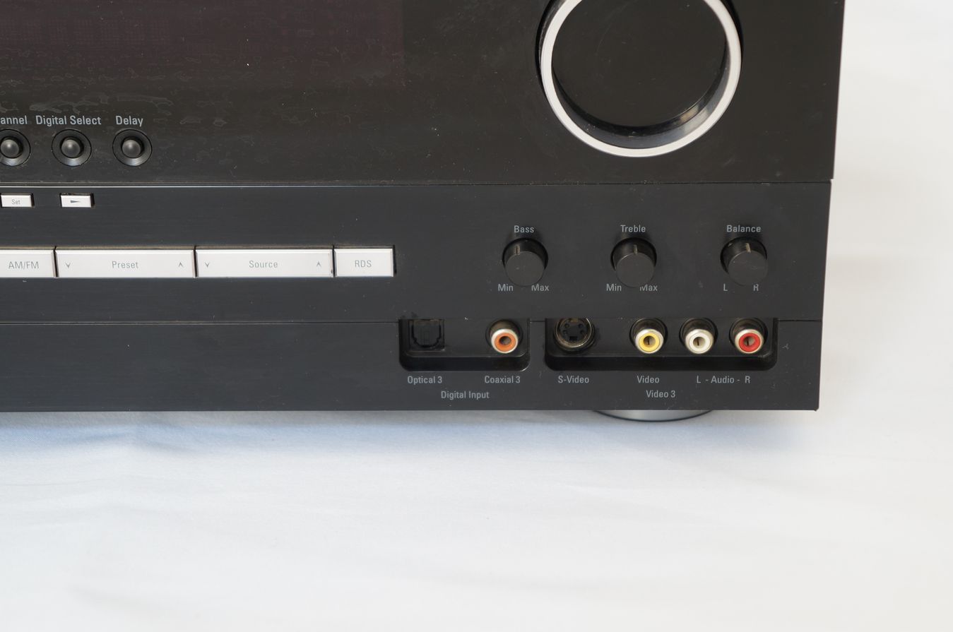 Harman_Kardon_AVR_130_Stereo_Receiver_Schwarz_04_result