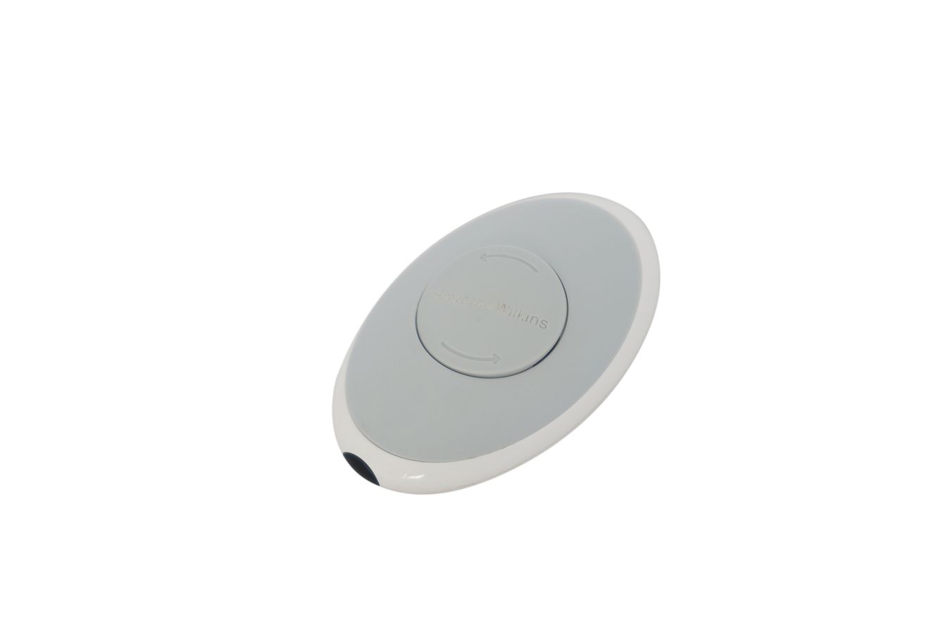 Bowers__Wilkins_Zeppelin_Fernbedienung_Weiss_03_result
