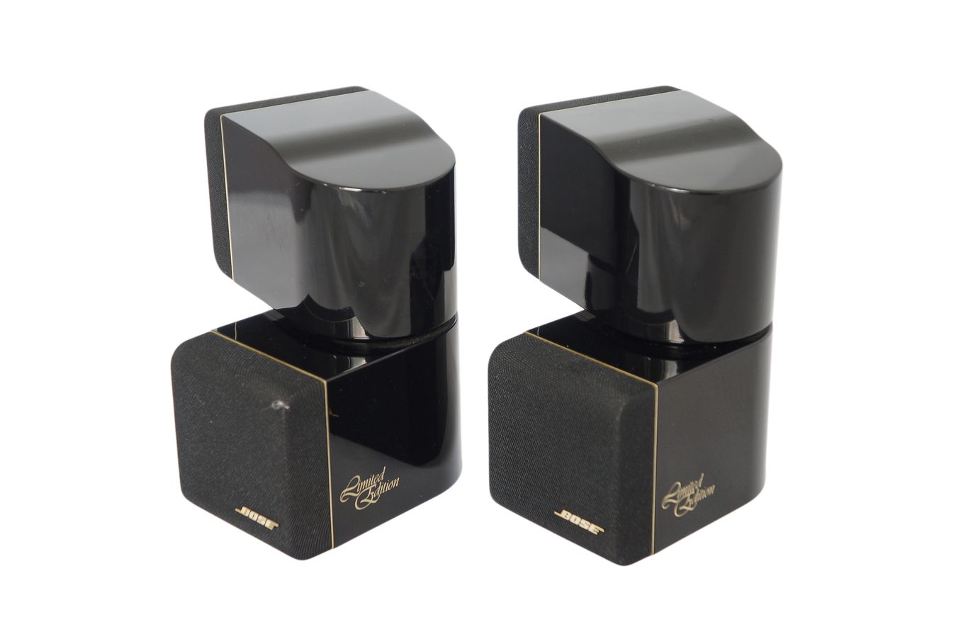 2x_Bose_Acoustimass_Doppelcubes_Series_II_mit_rotem_Rand_Special_Edition_02_result