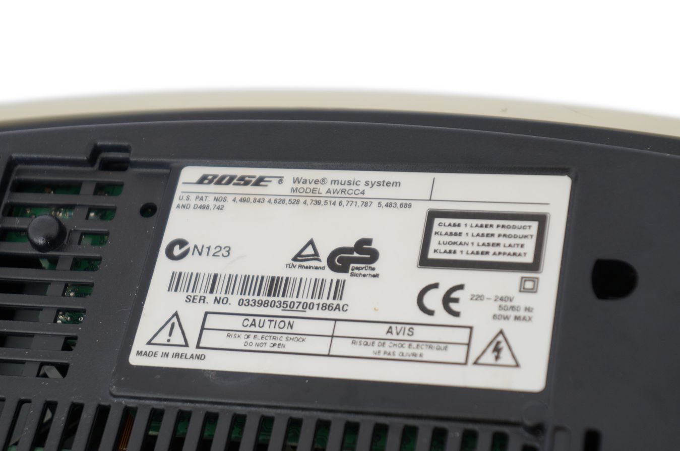 Bose_Wave_Music_System_AWRCC4_WeiB_10_result_7E662UM