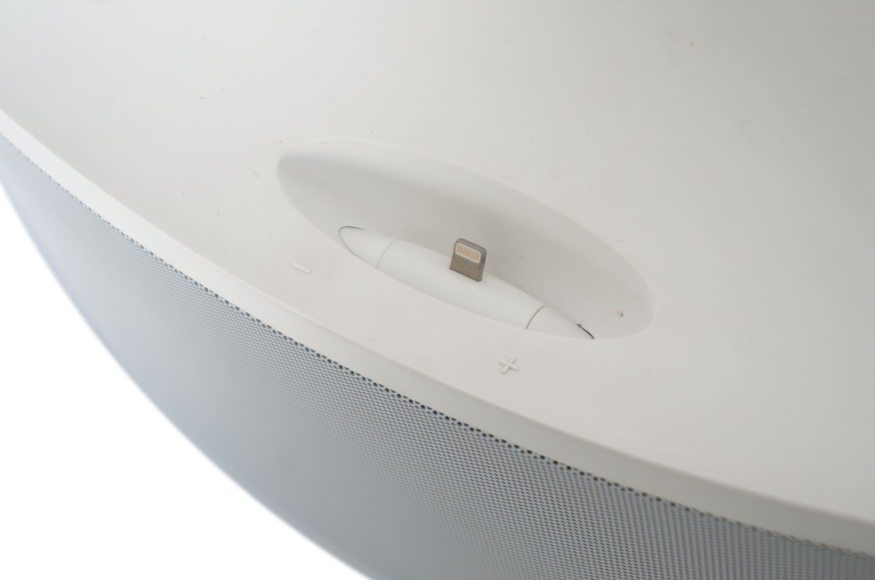 Bowers__Wilkins_Z2_Wireless_Music_System_Weiss_09_result
