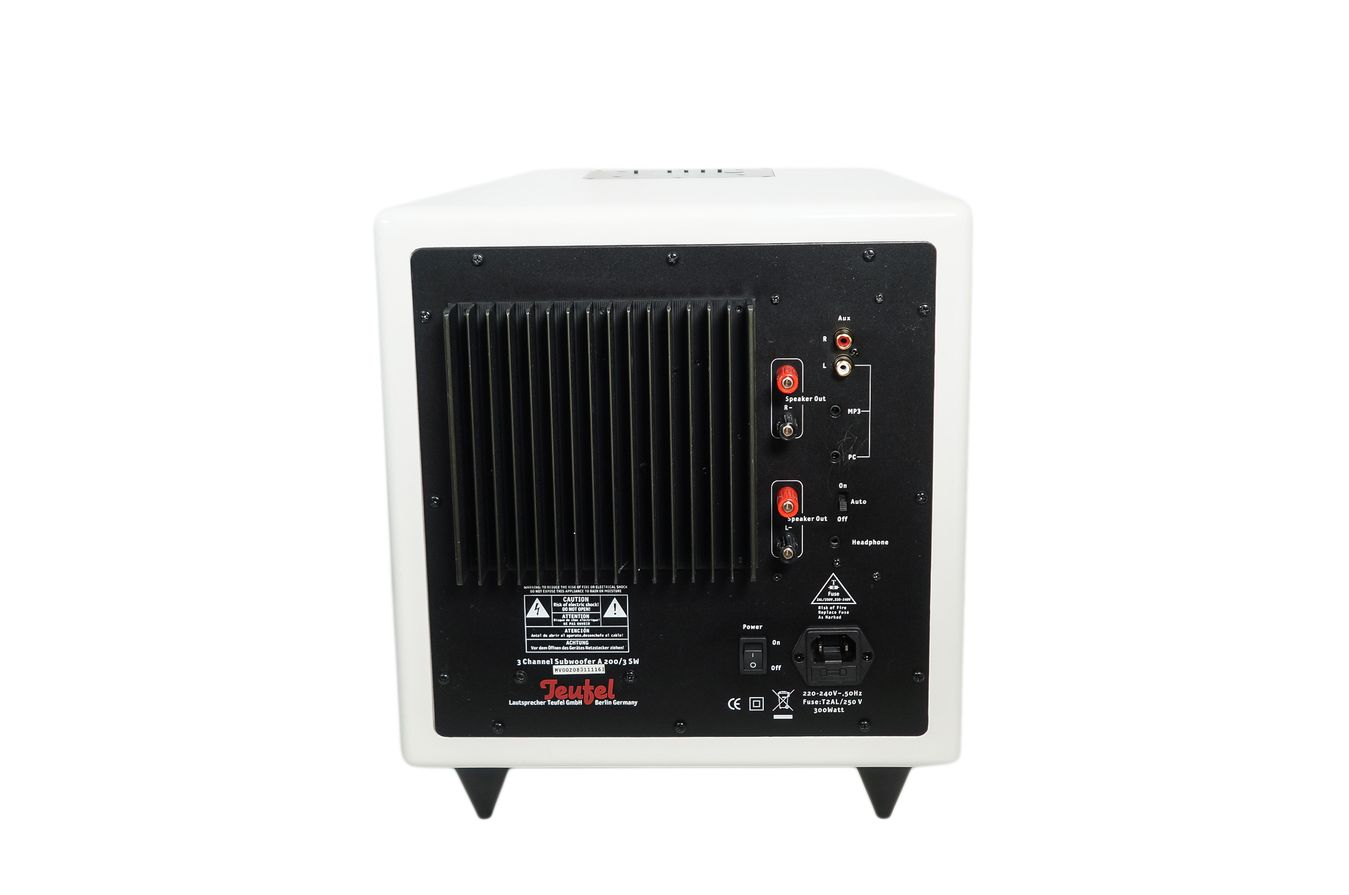Teufel_A200_3_SW_Motiv_2_Powered_Subwoofer_Weiss_05_result