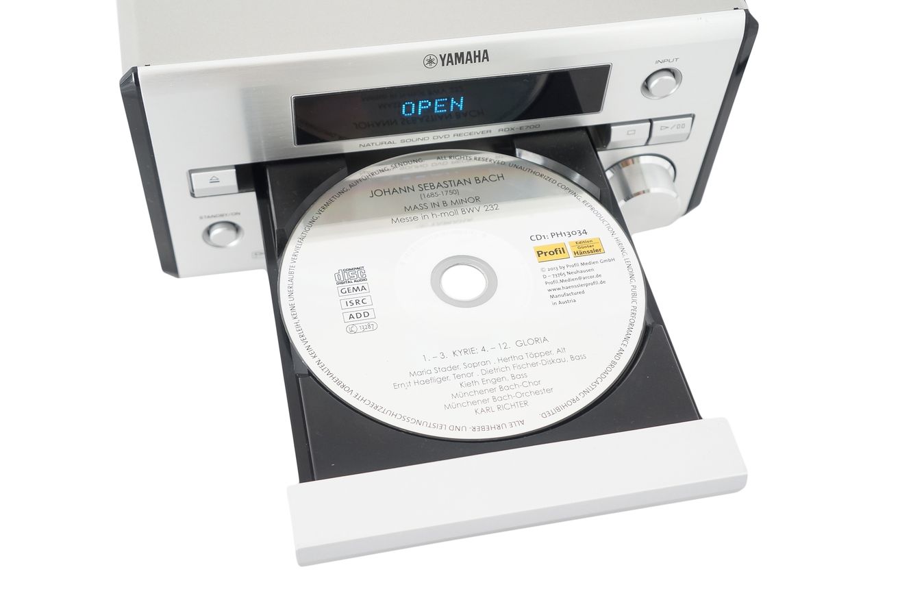 Yamaha_RDX-E700_CD_DVD_2.1_Receiver_Silber_02_result