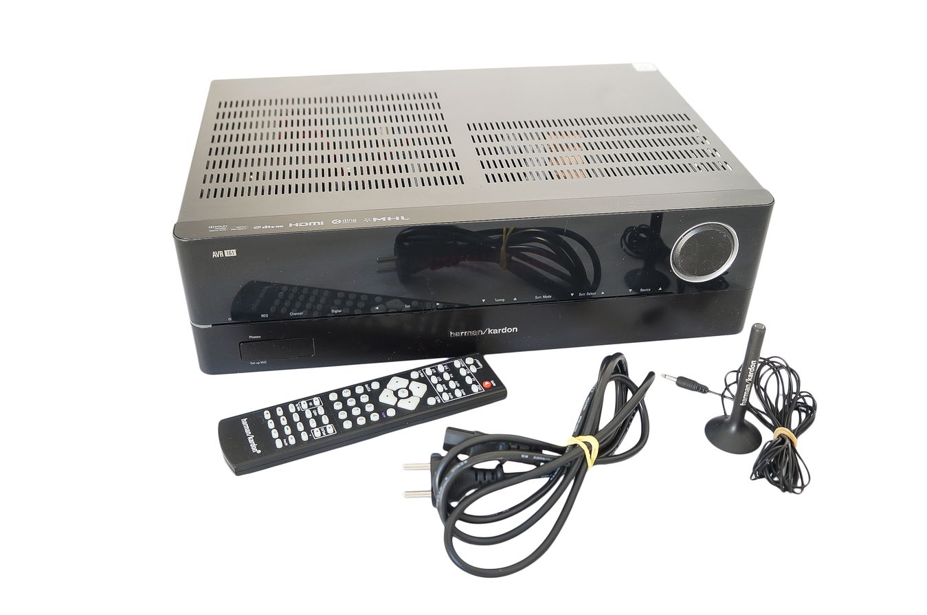 Harman_Kardon_AVR_161S_5.1_AV_Receiver_Schwarz_mit_Mikrofon_02_result