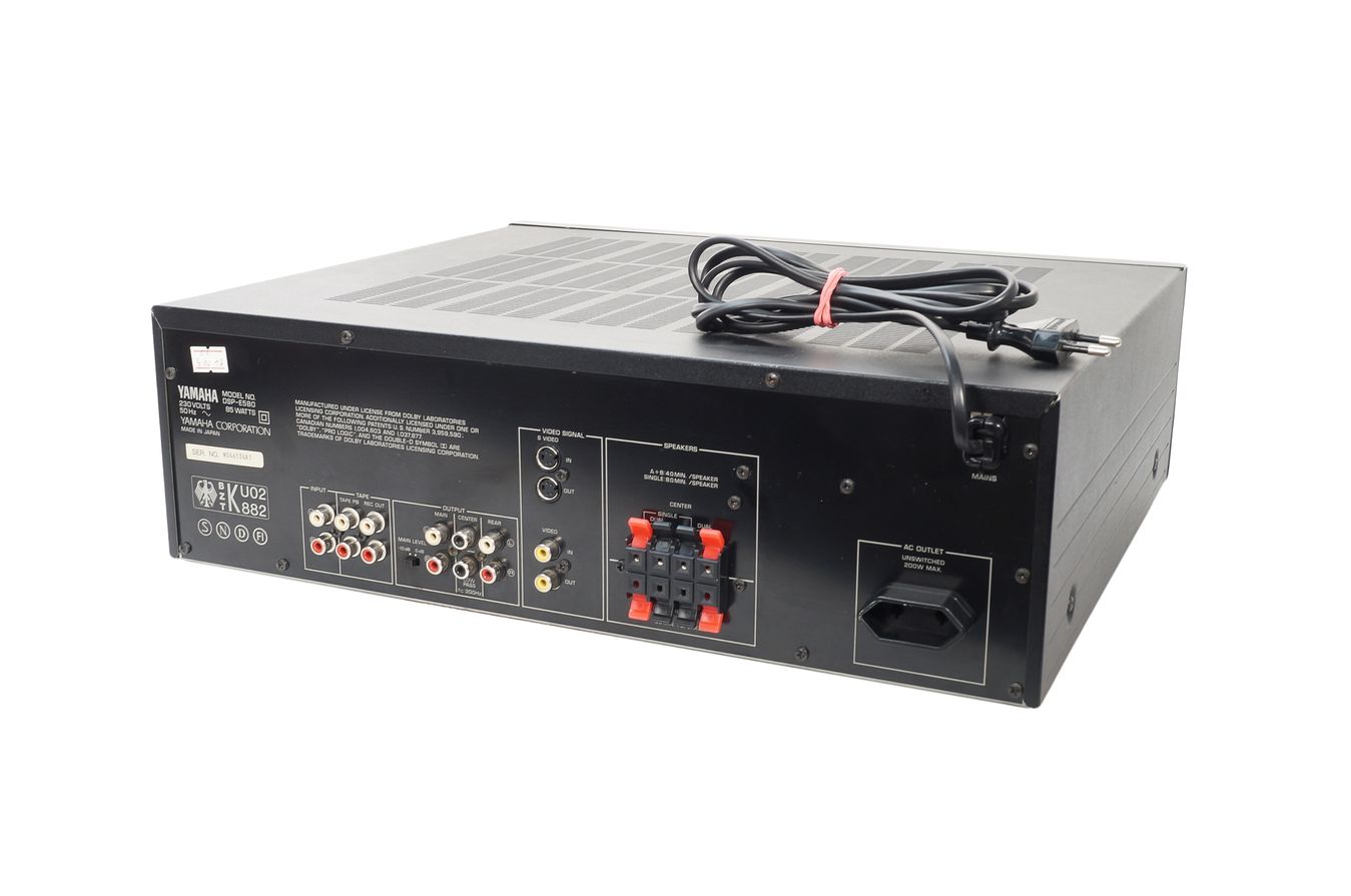 Yamaha_DSP-E580_Amplifier_Verstarker_Schwarz_04_result